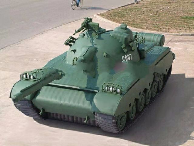 番阳镇军用充气坦克车